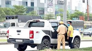 1.7 cấm xe bán tải