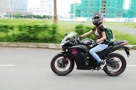 đi xe pkl cần bằng gì