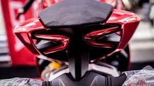 đuôi xe ducati