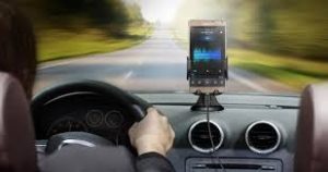 giá gắn điện thoại xe ô tô..