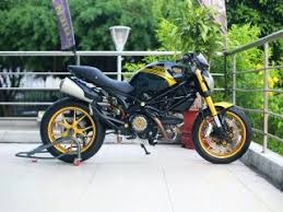 giá xe ducati 796