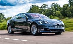 giá ô tô điện tesla