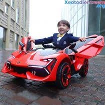 giá xe ô tô trẻ em chạy điện..