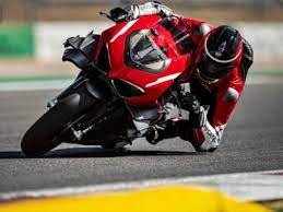 xe ducati panigale superleggera v4..