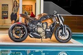 xe ducati panigale v4.