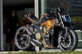 mua xe ducati panigale v4