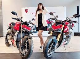 xe ducati streetfighter v4..