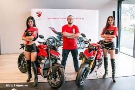 xe ducati streetfighter v4..