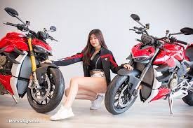 xe ducati streetfighter v4..