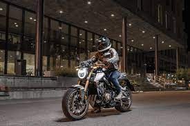 xe moto tầm trung