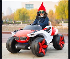 xe ô tô điện bé gái..