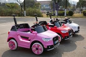 xe ô tô điện bé gái..