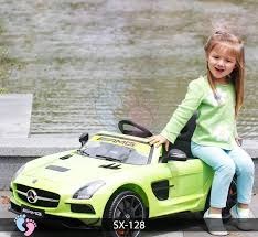 xe ô tô điện cho bé gái..