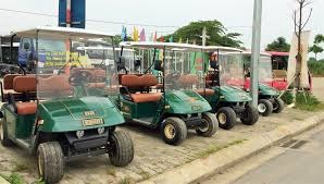 xe ô tô điện cho bé giá bao nhiêu