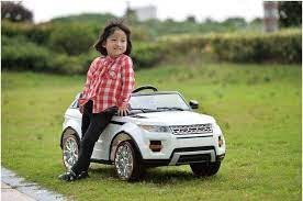 xe ô tô điện em bé.