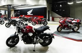 xe phân khối lớn honda chính hãng..