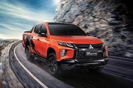 xe bán tải mitsubishi.