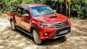 xe bán tải toyota hilux 2015..